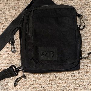 BEIS BLACK SPORTS SLING